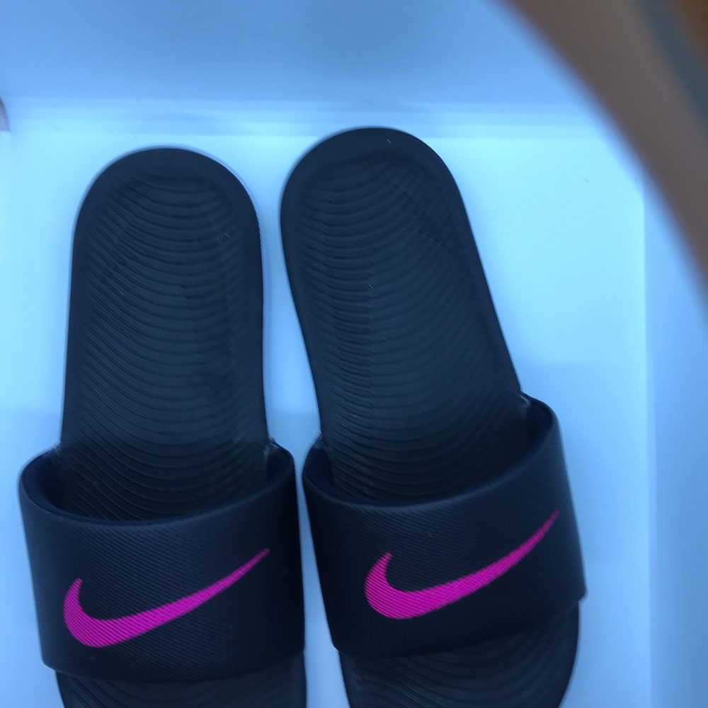 ‼️SOLD‼️Nike Slip on sandals women’s size 11 - Picture 4 of 5